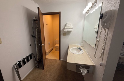 Culbertson Hotel | Hotel O The Kings Inn Culberston MT HWY 2