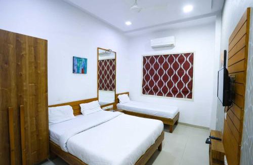 Surat Hotel | Hotel O Troventa Inn