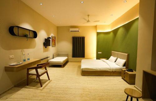 Surat Hotel | Hotel O Troventa Inn