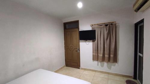 Makassar Hotel | Hotel O Wisma Syariah Dian Near Pare-pare