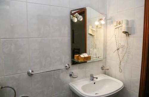 Santa Marta de Penaguiao Bed & Breakfast | Hotel Oasis