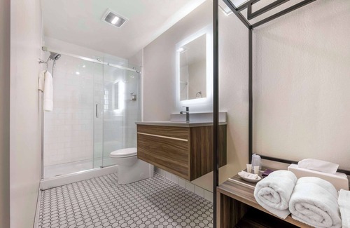 Rochester Hotel | Hotel on Monroe, BW Signature Collection