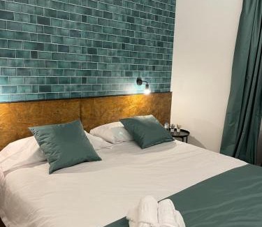 Gironella Hotel | HOTEL ORENETA - Gironella