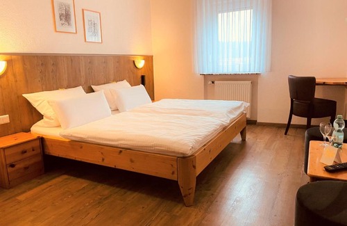 Coelbe Hotel | Hotel Orthwein -kostenfreie Parkplätze-