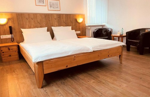 Coelbe Hotel | Hotel Orthwein -kostenfreie Parkplätze-