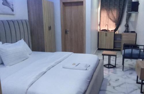 Ejigbo House | Hotel Padelia International Airport Road Lagos