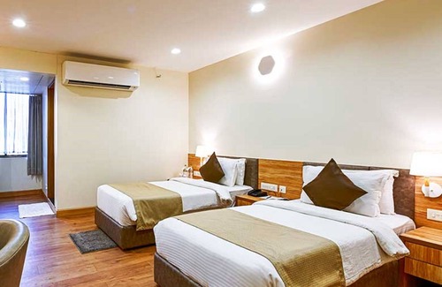 Vastrapur Hotel | Hotel Page One