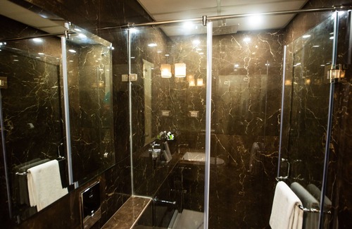 Jayanagar Hotel | Hotel Paramos Inn