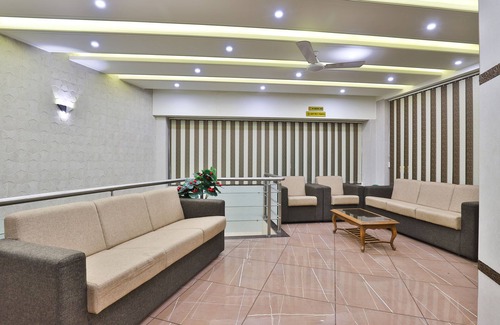 Sayajiganj Hotel | Hotel Pearl
