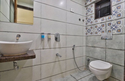 Sayajiganj Hotel | Hotel Pearl