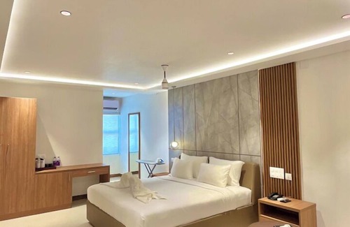 Shenoys Hotel | Hotel Pearl Palace