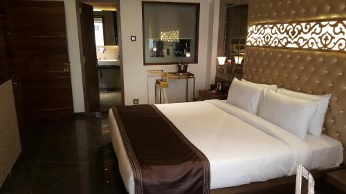 Marol Hotel | Hotel Peninsula Redpine