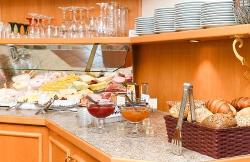 Esens Hotel | Hotel-Pension Störtebeker