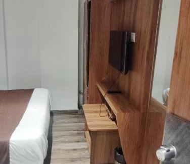 Gandhinagar Hotel | Hotel Pera Villa