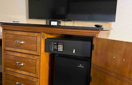 Laurel House | Hotel Pinehurst- Jean Theatre, Suite 103