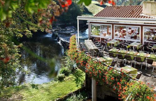 Saint-Hilaire-de-Loulay Hotel | Hotel Pont De Senard