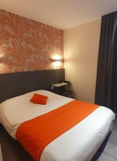 Saint-Hilaire-de-Loulay Hotel | Hotel Pont De Senard