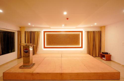 Muvattupuzha Hotel | Hotel Praada Residency