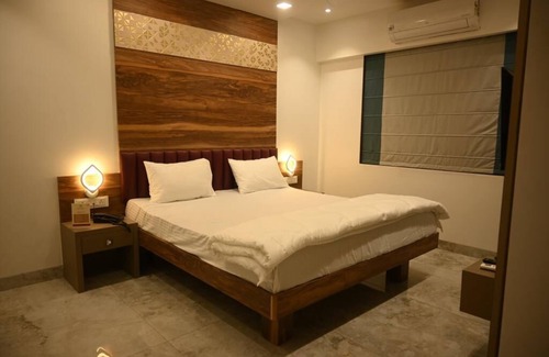Daund Hotel | HOTEL PRIME SQUARE