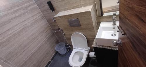 Kalkaji Hotel | Hotel Prithvi By Admire Stays