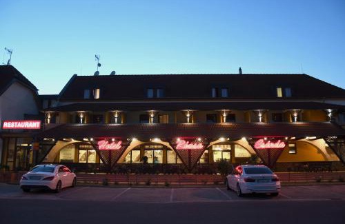 Hegyeshalom Hotel | Hotel Rózsa Csárda