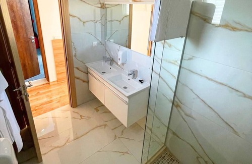 Utjeha Hladna Uvala Hotel | Hotel R
