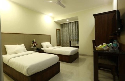 Ghaziabad Hotel | Hotel Rainbow