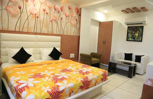 Shivpuri Hotel | Hotel Raj Palace