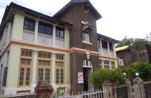 Central Pune Cabin | Hotel Rajmandir