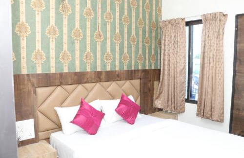 Aurangabad Hotel | Hotel Ramji Family Garden Lodging restaurant