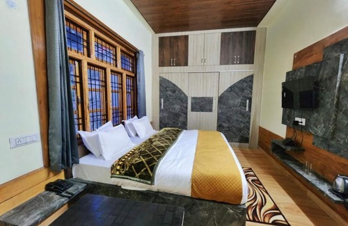 Narkanda Hotel | Hotel Ranveer Palace