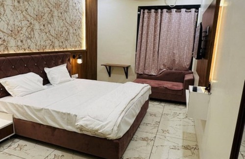 Maheshwar Hotel | Hotel Ratnam Palace