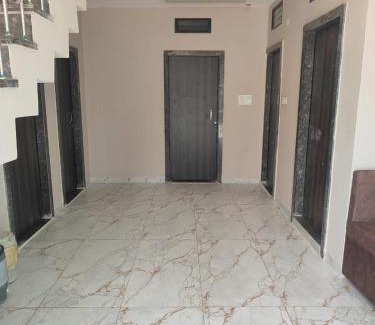 Rau Hotel | HoTEL RED BA SUHAG