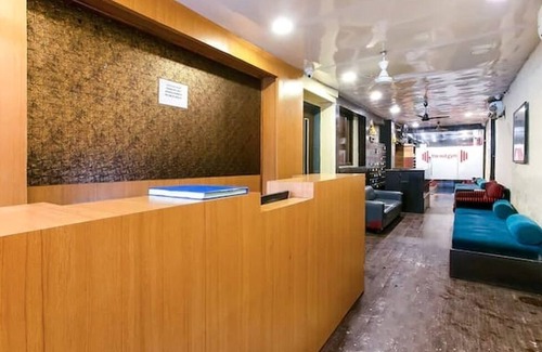 Khar Hotel | Hotel Red Palm