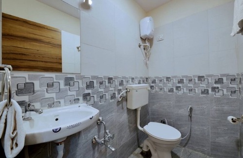 Vadodara Hotel | Hotel Red Rose