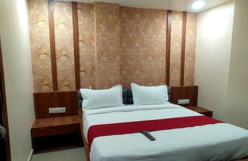 Vadodara Hotel | Hotel Red Rose
