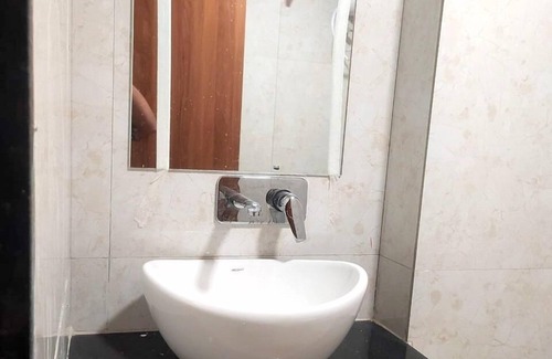 Vadodara Hotel | Hotel Red Rose