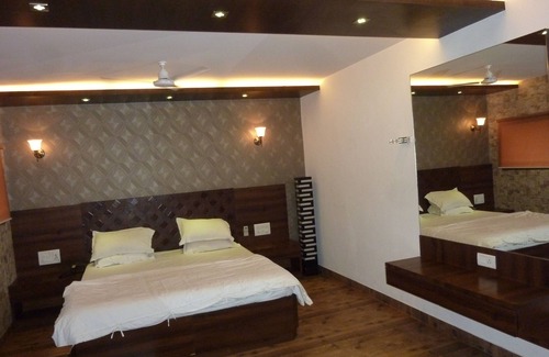 Girgaon Hotel | Hotel Regal Palace