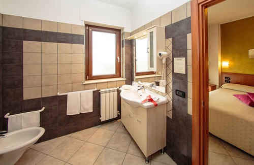 Mozzagrogna House | Hotel Residence Eden