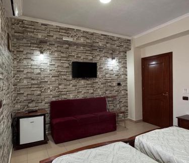 Lin Hotel | HOTEL RESTORANT LEZA