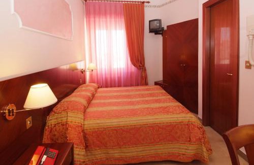 Recanati Old Town Hotel | Hotel Ristorante La Ginestra