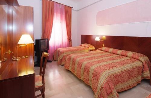 Recanati Old Town Hotel | Hotel Ristorante La Ginestra