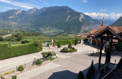 Sporminore Hotel | HOTEL RISTORANTE SCOIATTOLO