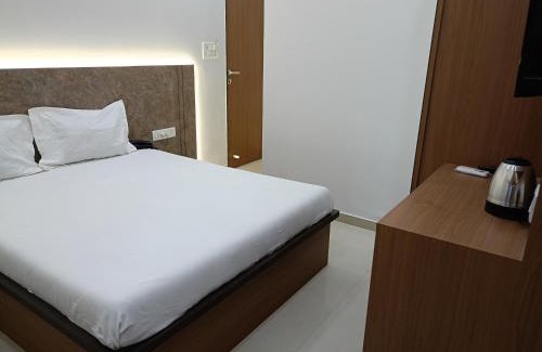Surat Hotel | Hotel Ritz Vesu - Hotels in Vesu, Surat