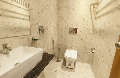 Goregaon West Hotel | Hotel Riva International - Near Nesco Center