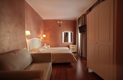 Sulmona Hotel | Hotel Rojan