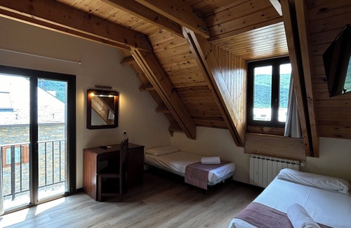 Pla de l'Ermita Hotel | Hotel Romànic