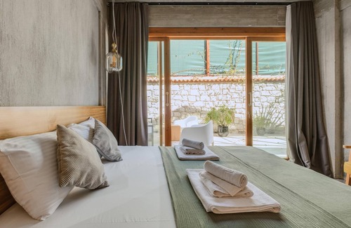 Hacımemis House | Hotel Room with Pool in Alacati 5 min to Beaches