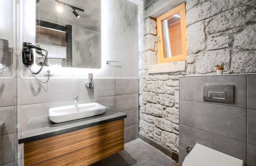 Hacımemis House | Hotel Room with Pool in Alacati 5 min to Beaches