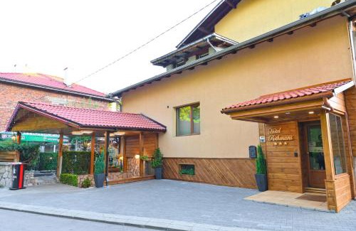 Old Town Hotel | Hotel Rothmans-Breakfast - Free parking - Lobby